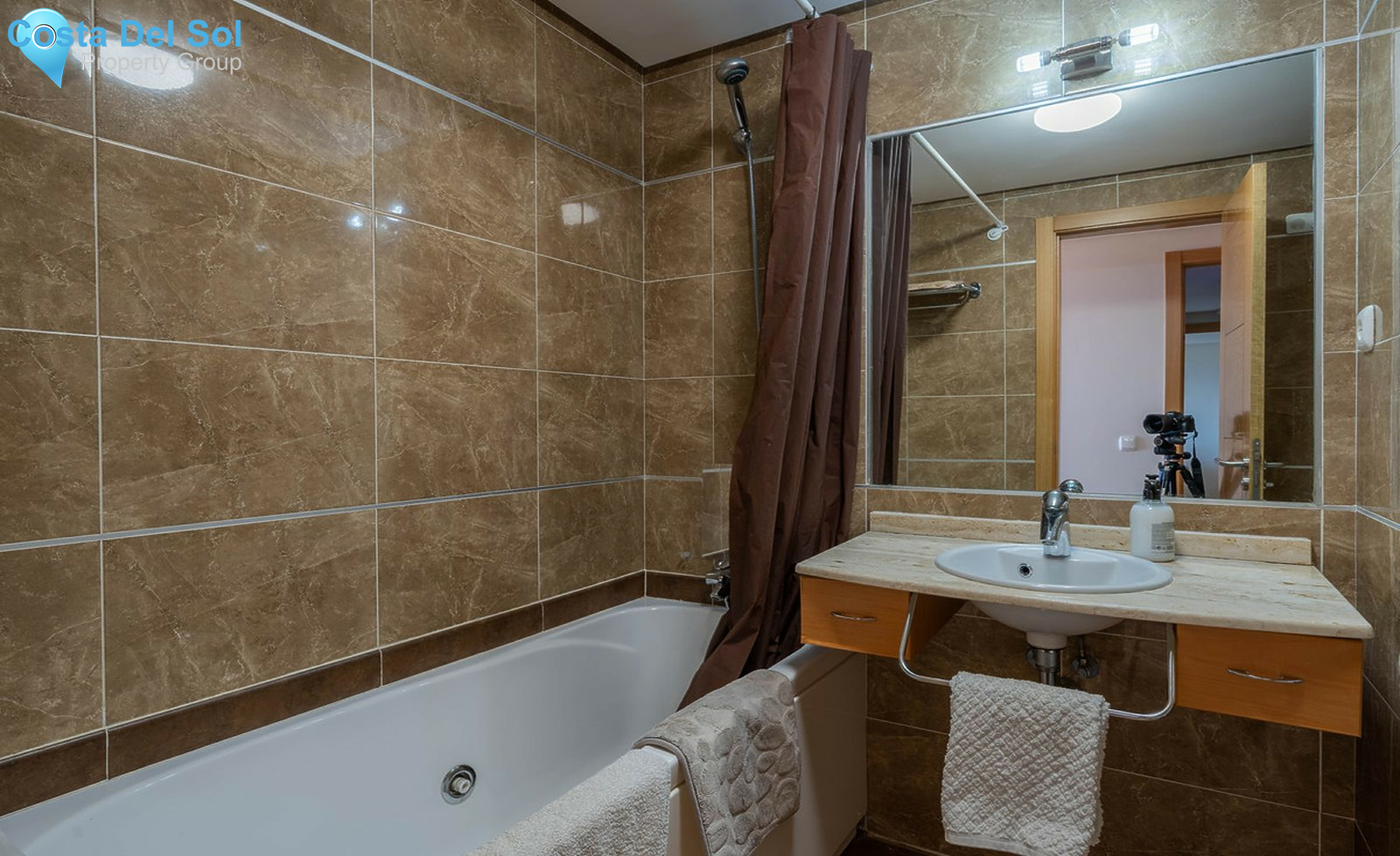 Middle Floor Apartment in Estepona-1410833