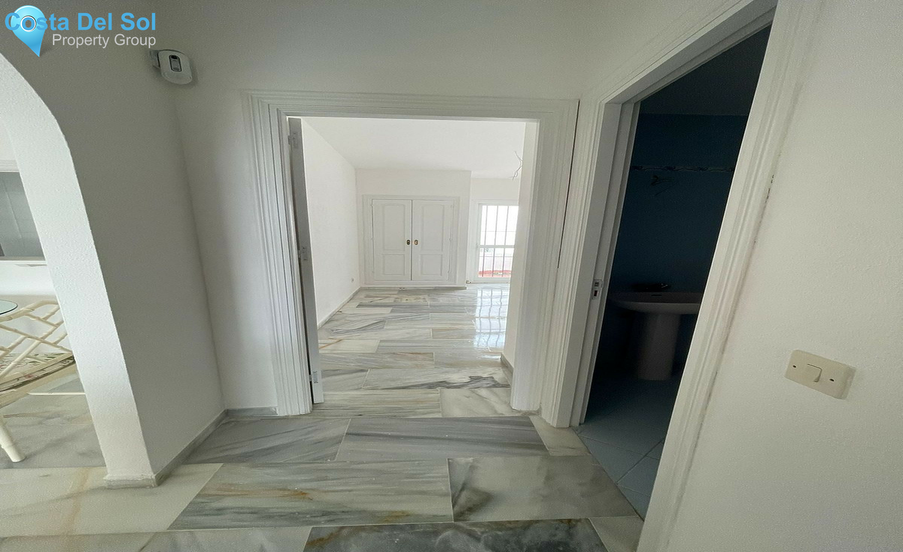 Middle Floor Apartment in Estepona