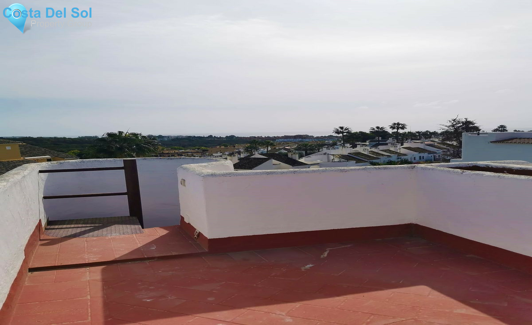 Middle Floor Apartment in Estepona-1411149