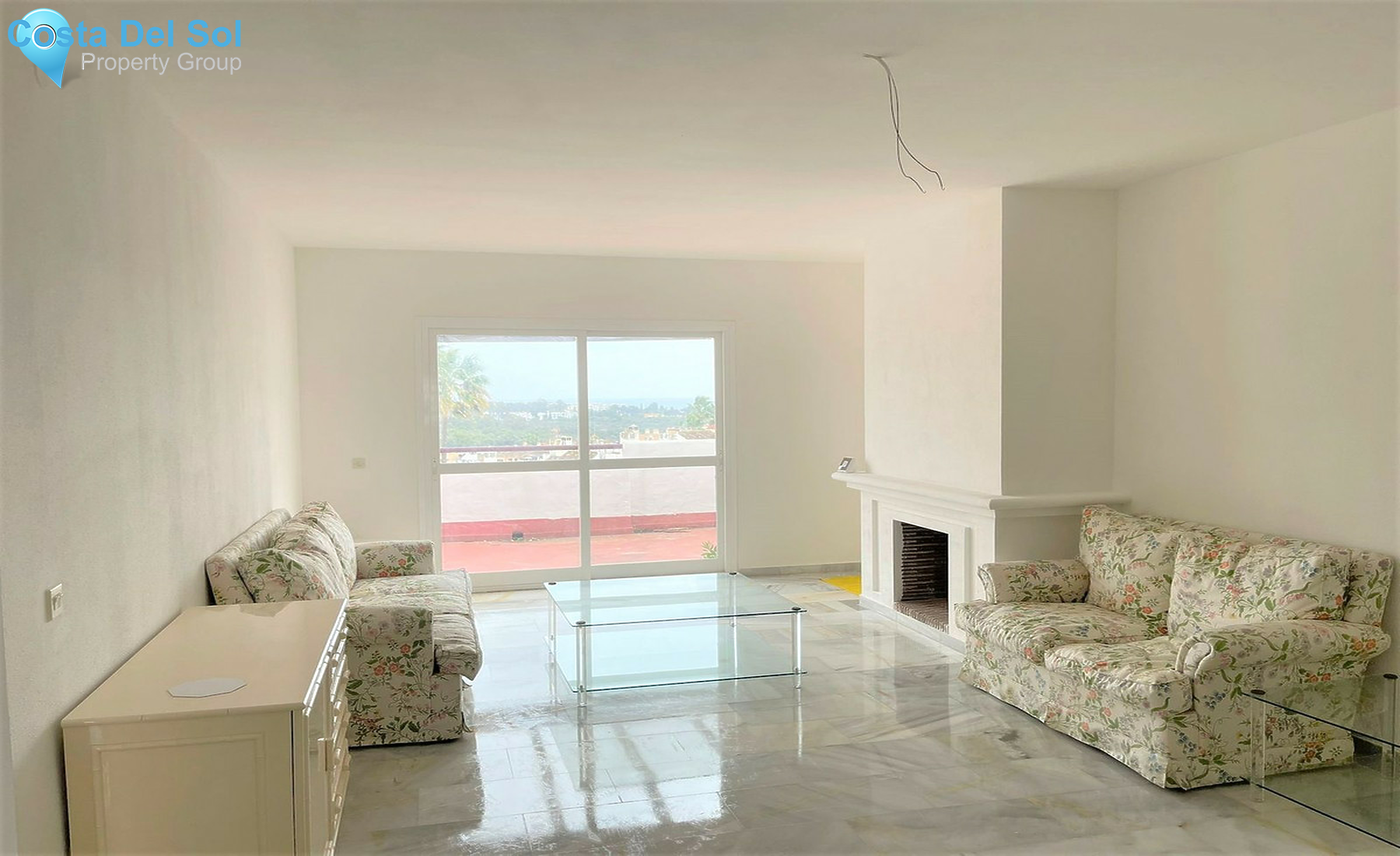 Middle Floor Apartment in Estepona-1411139