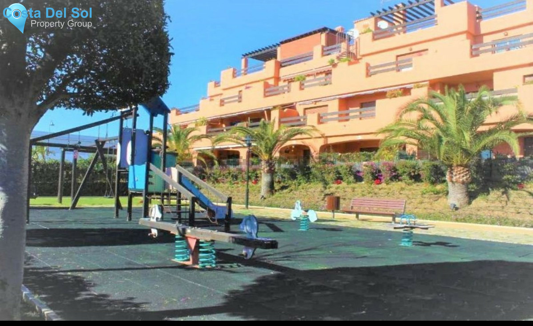 Middle Floor Apartment in Estepona-1412630