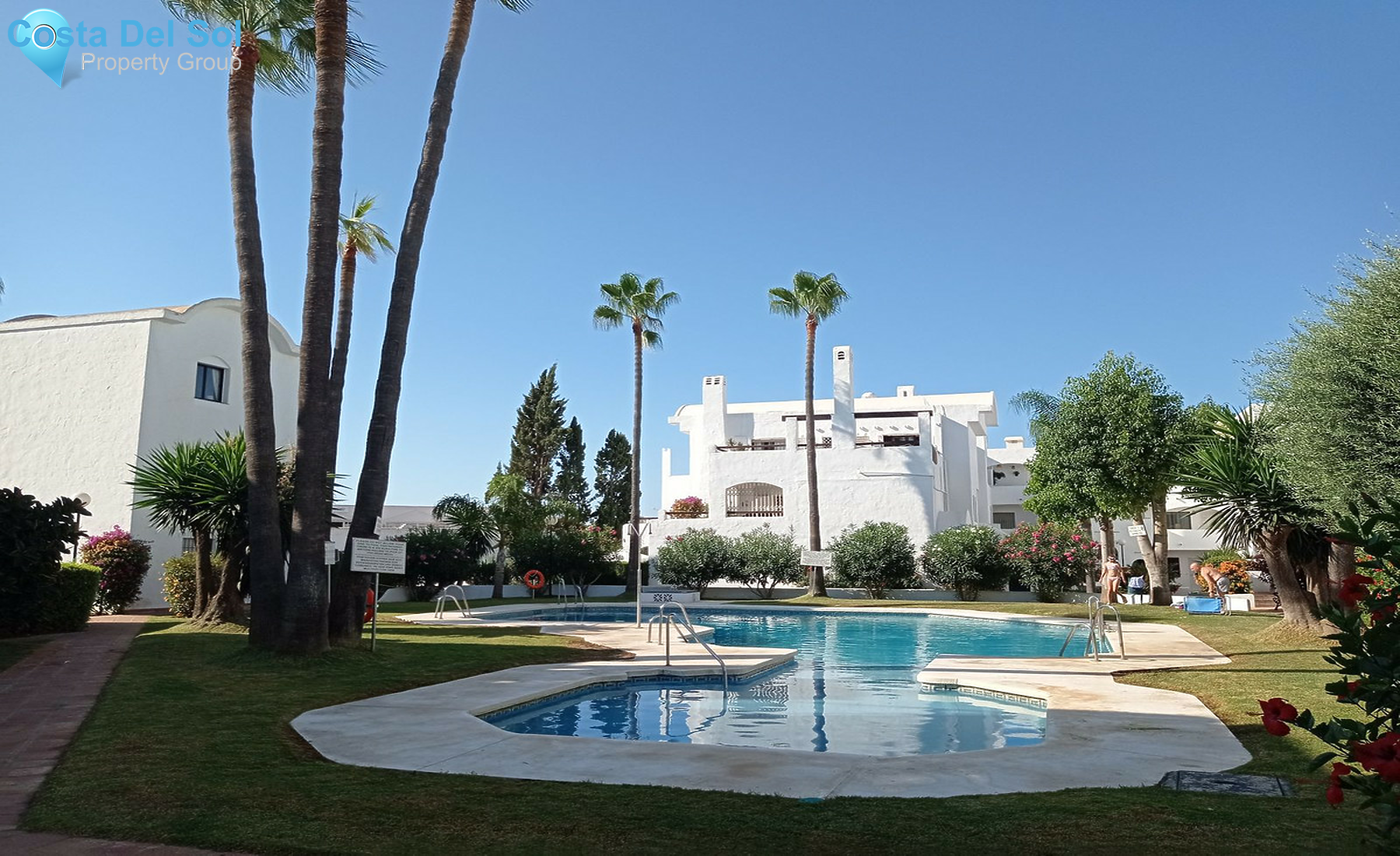 Middle Floor Apartment in Estepona-1414931
