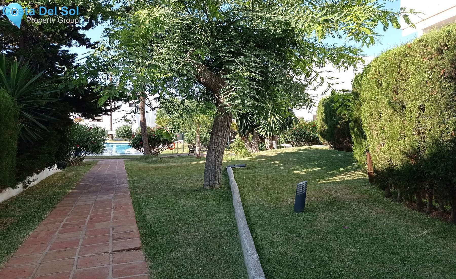 Middle Floor Apartment in Estepona-1414935