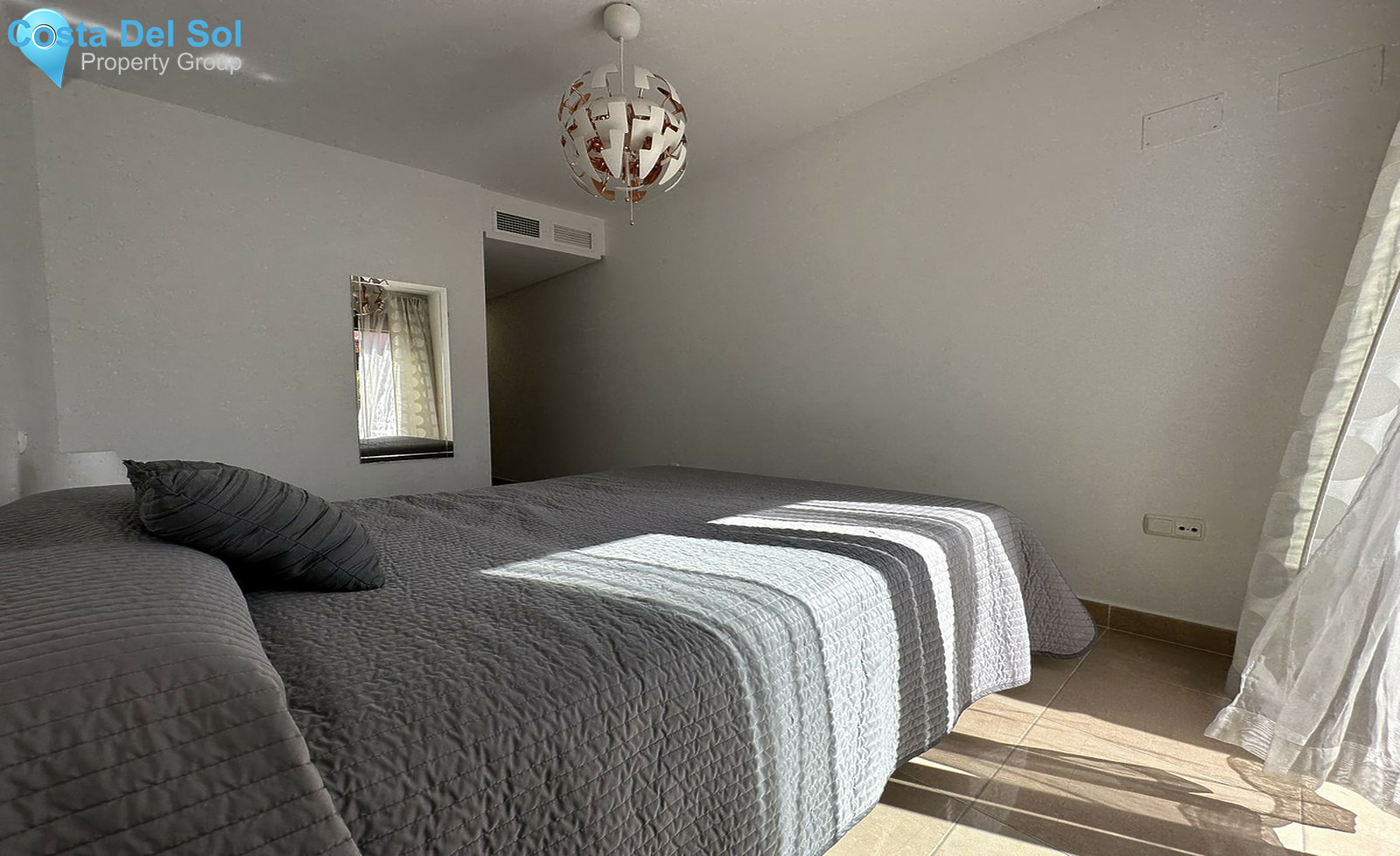 Middle Floor Apartment in Estepona-1434581
