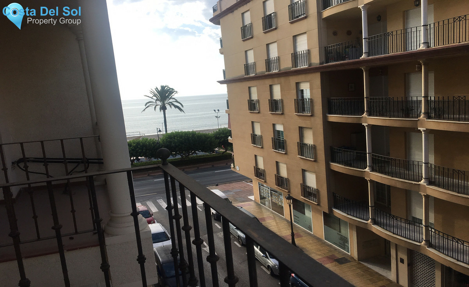 Middle Floor Apartment in Estepona-1450759