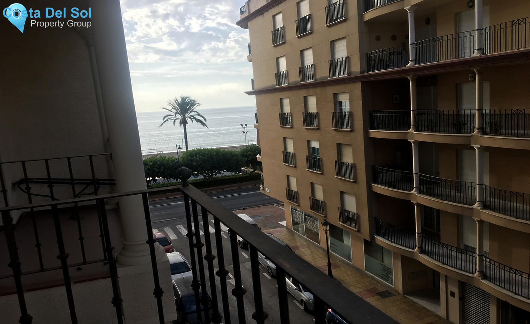 Middle Floor Apartment in Estepona-1450761