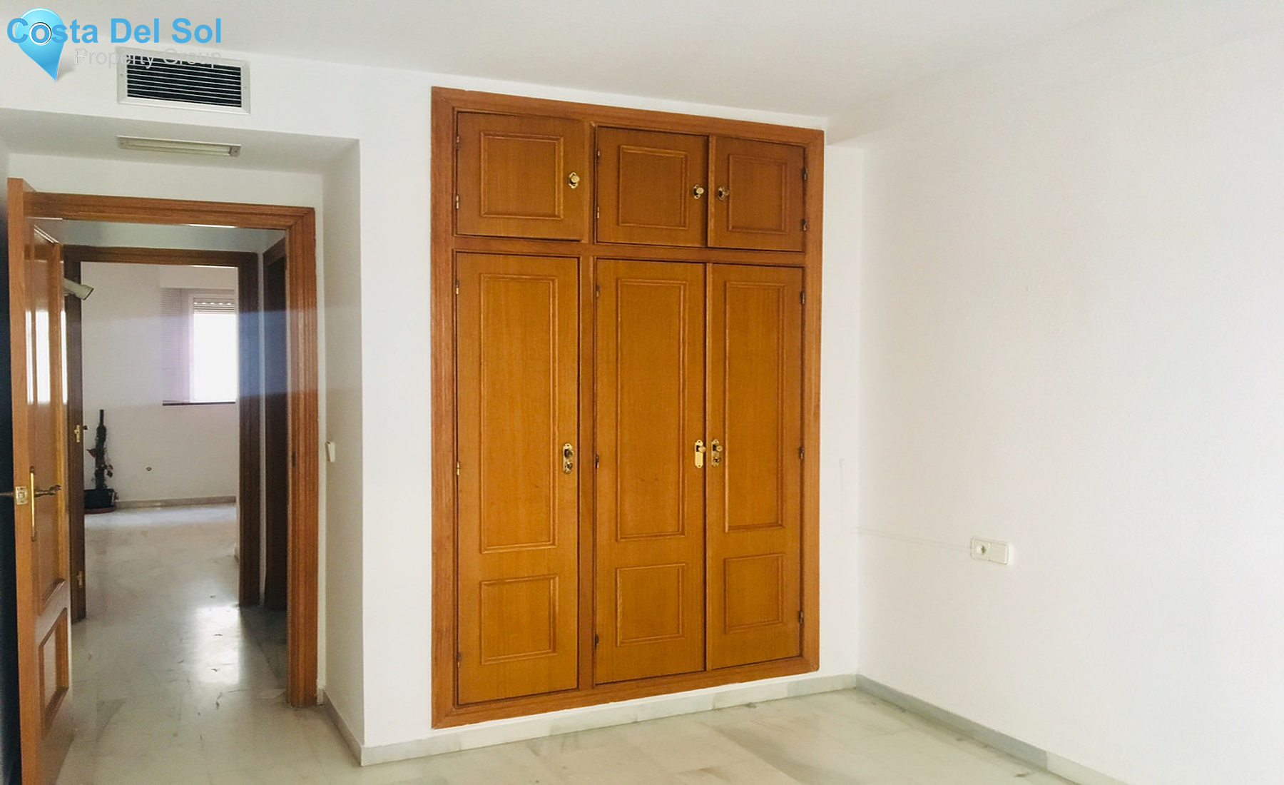 Middle Floor Apartment in Estepona-1450746