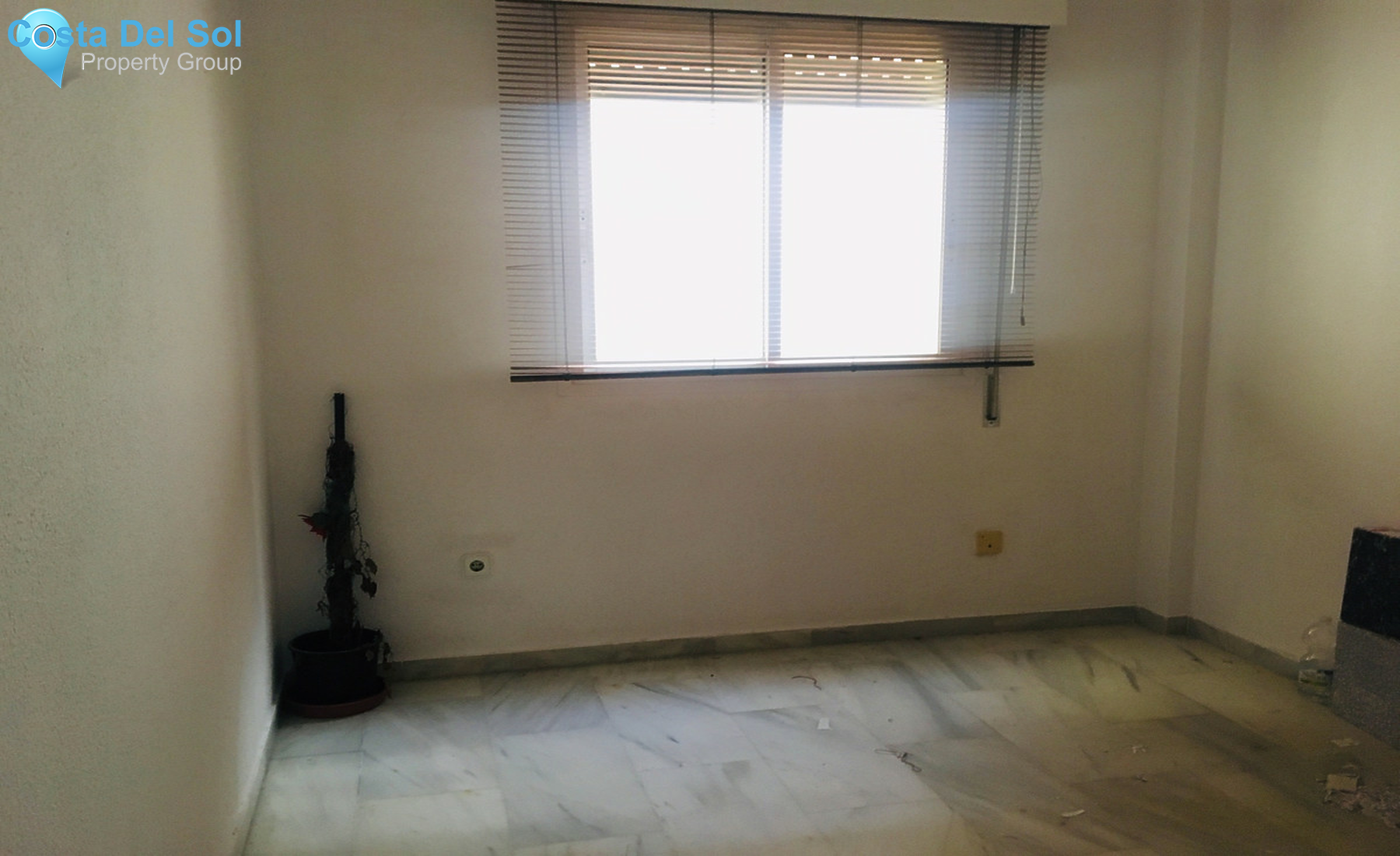 Middle Floor Apartment in Estepona-1450747