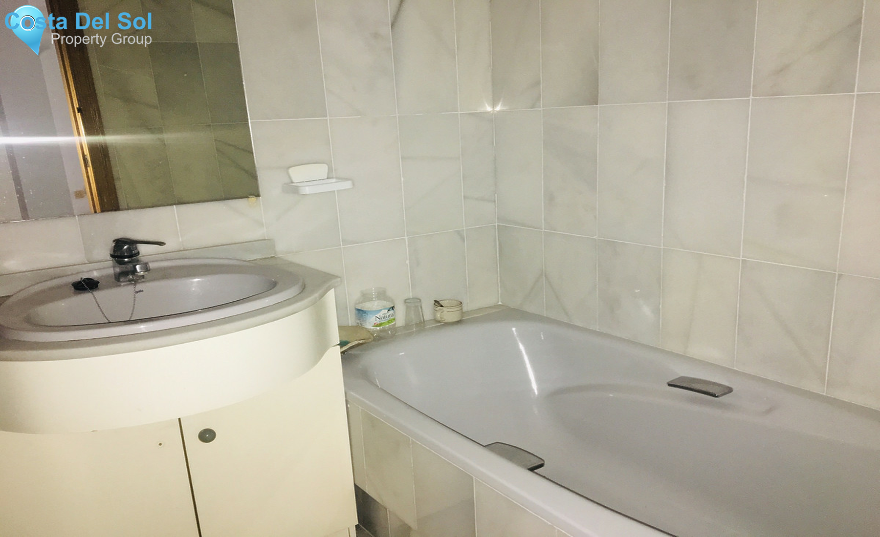 Middle Floor Apartment in Estepona-1450750