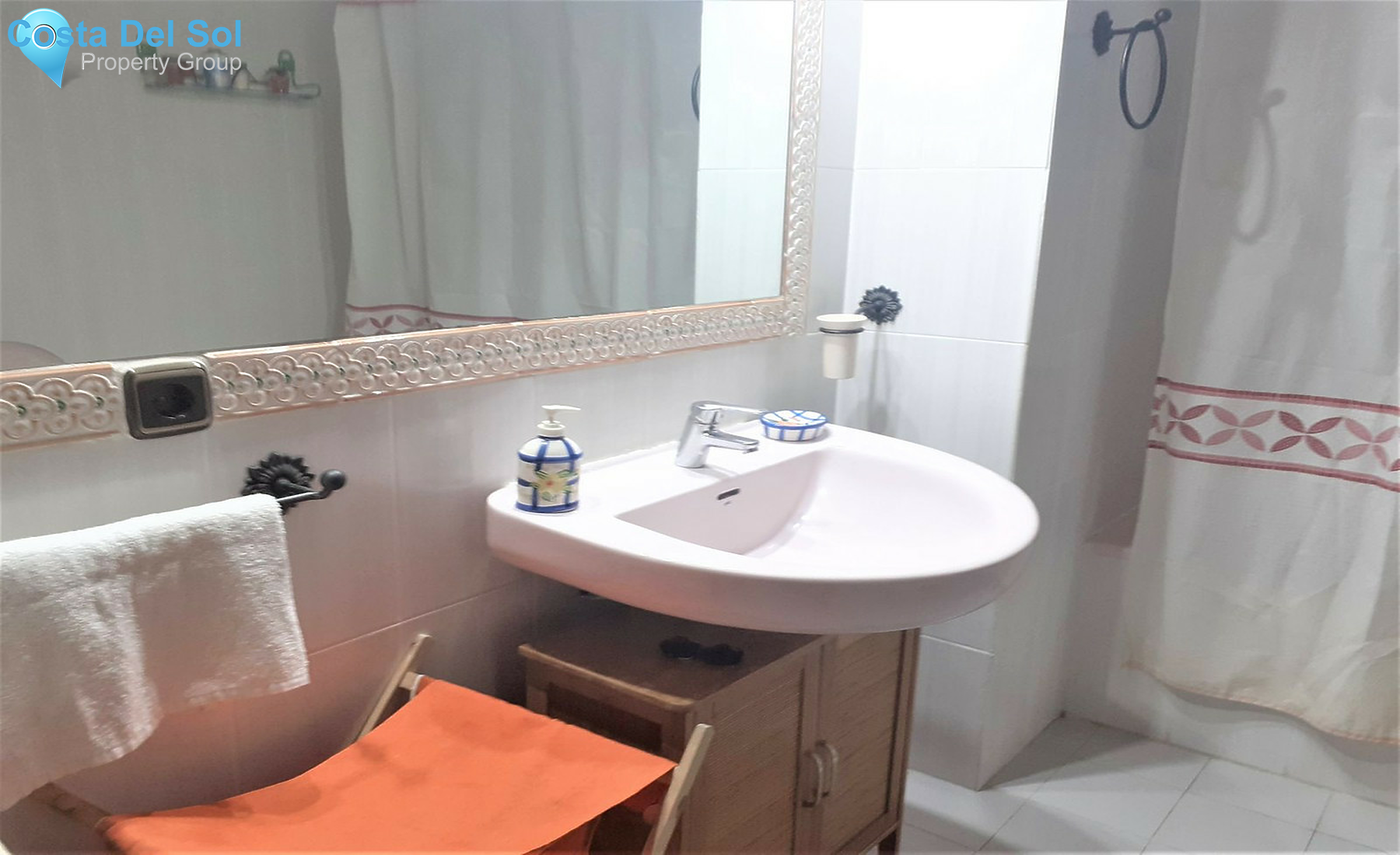 Middle Floor Apartment in Estepona-1451297