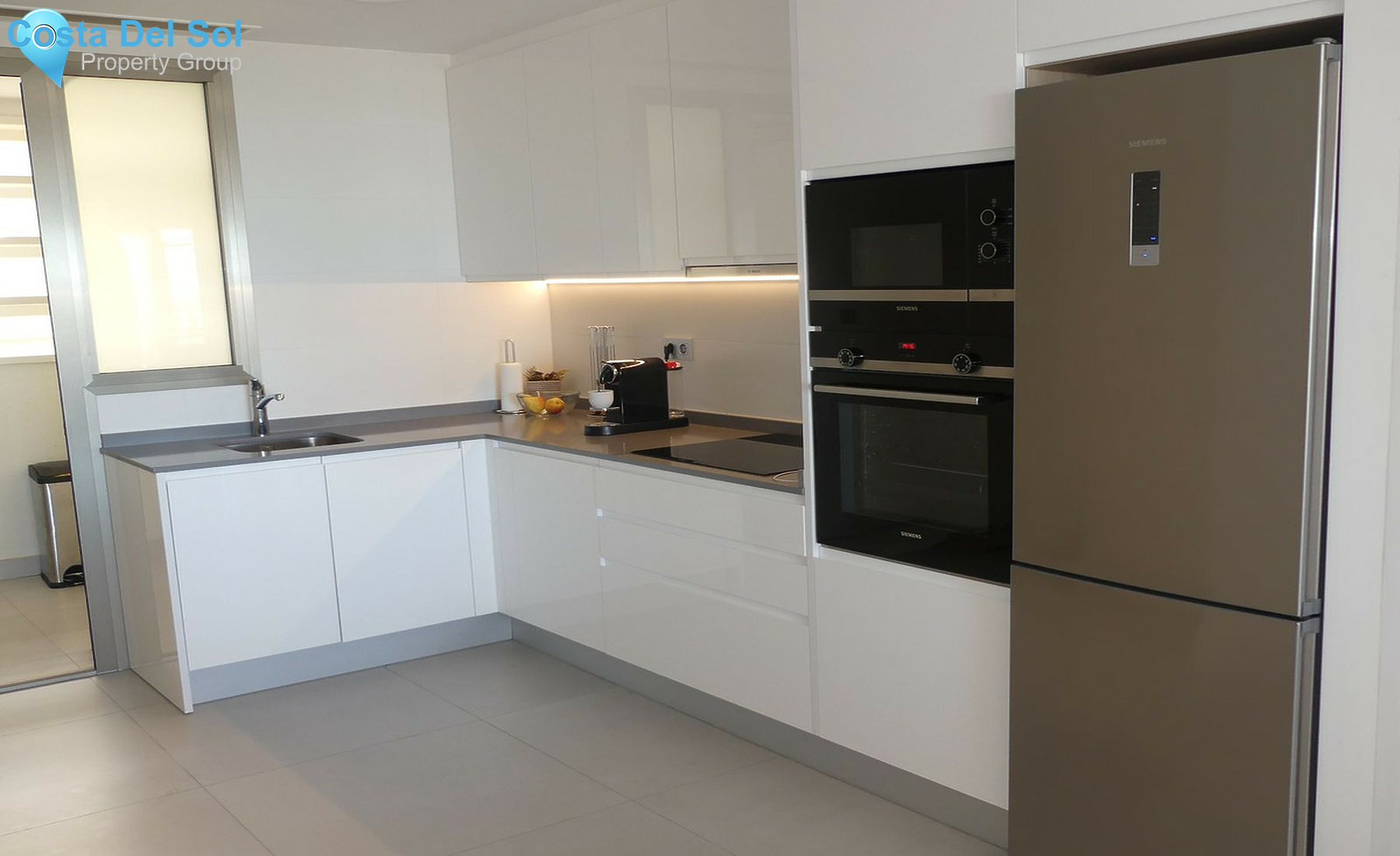 Middle Floor Apartment in Estepona-1460530
