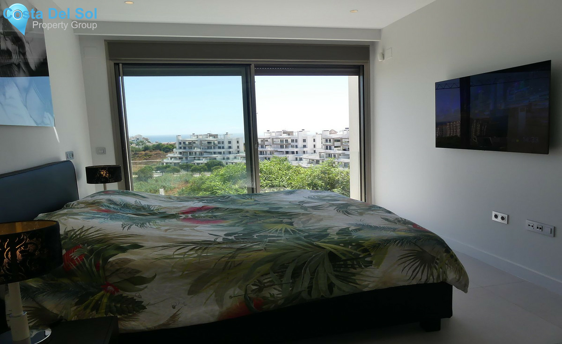 Middle Floor Apartment in Estepona-1460532