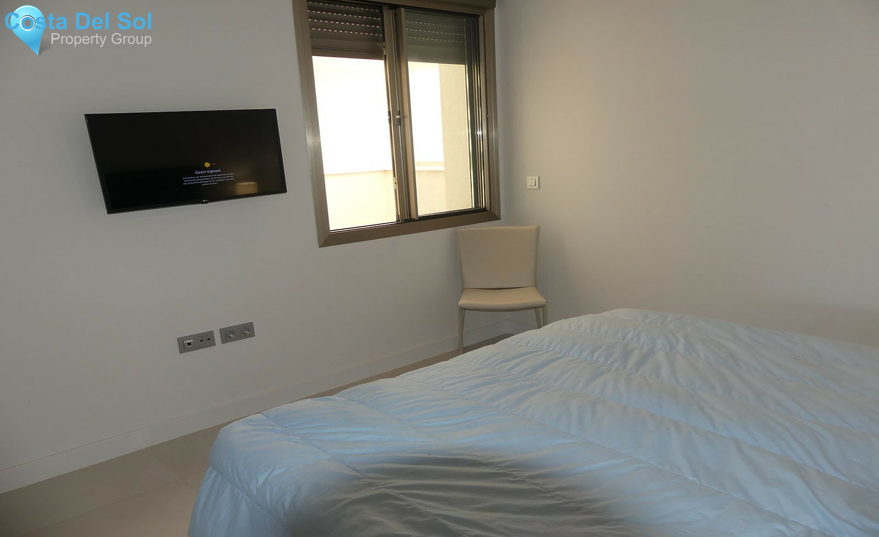 Middle Floor Apartment in Estepona-1460538