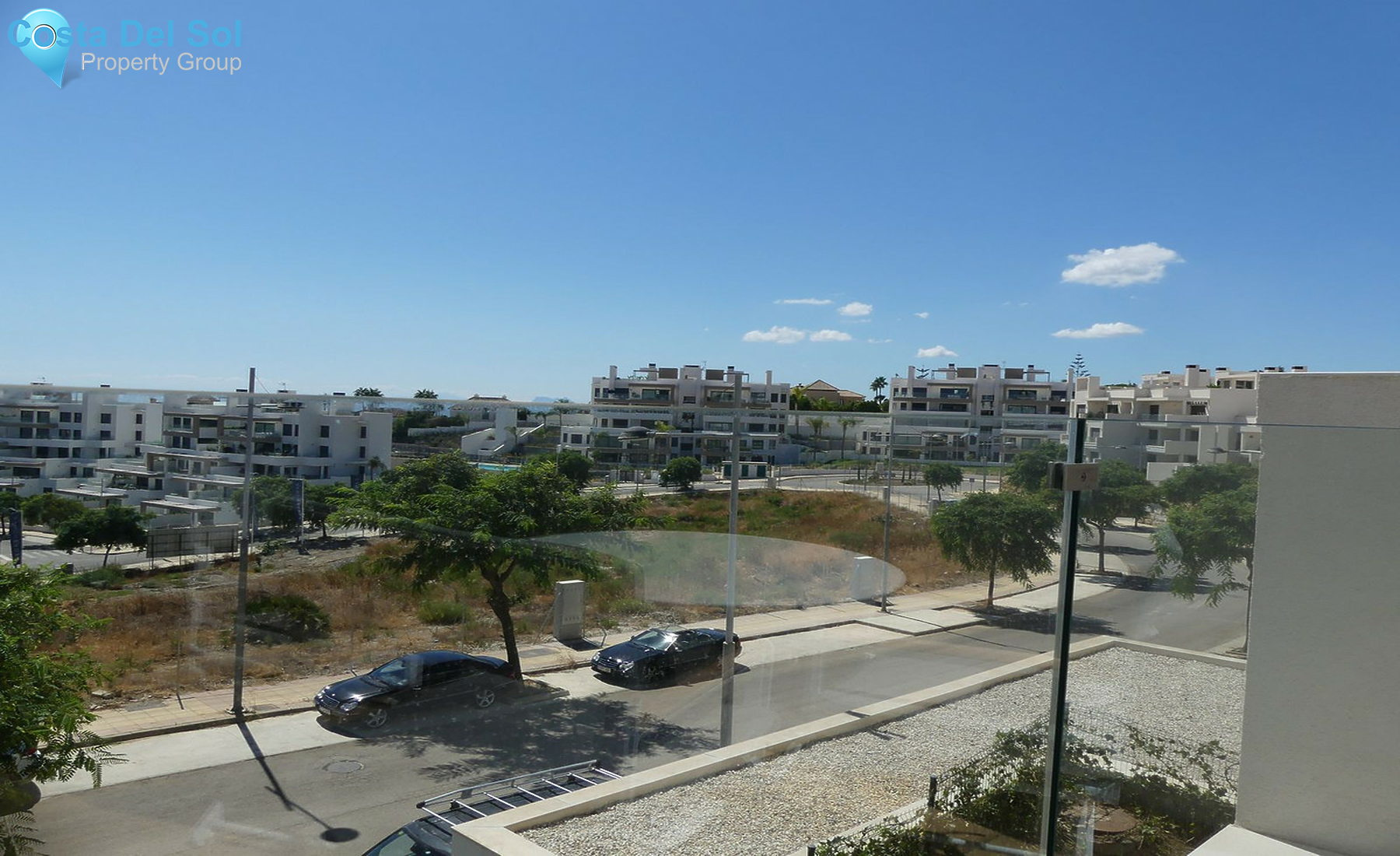 Middle Floor Apartment in Estepona-1460523