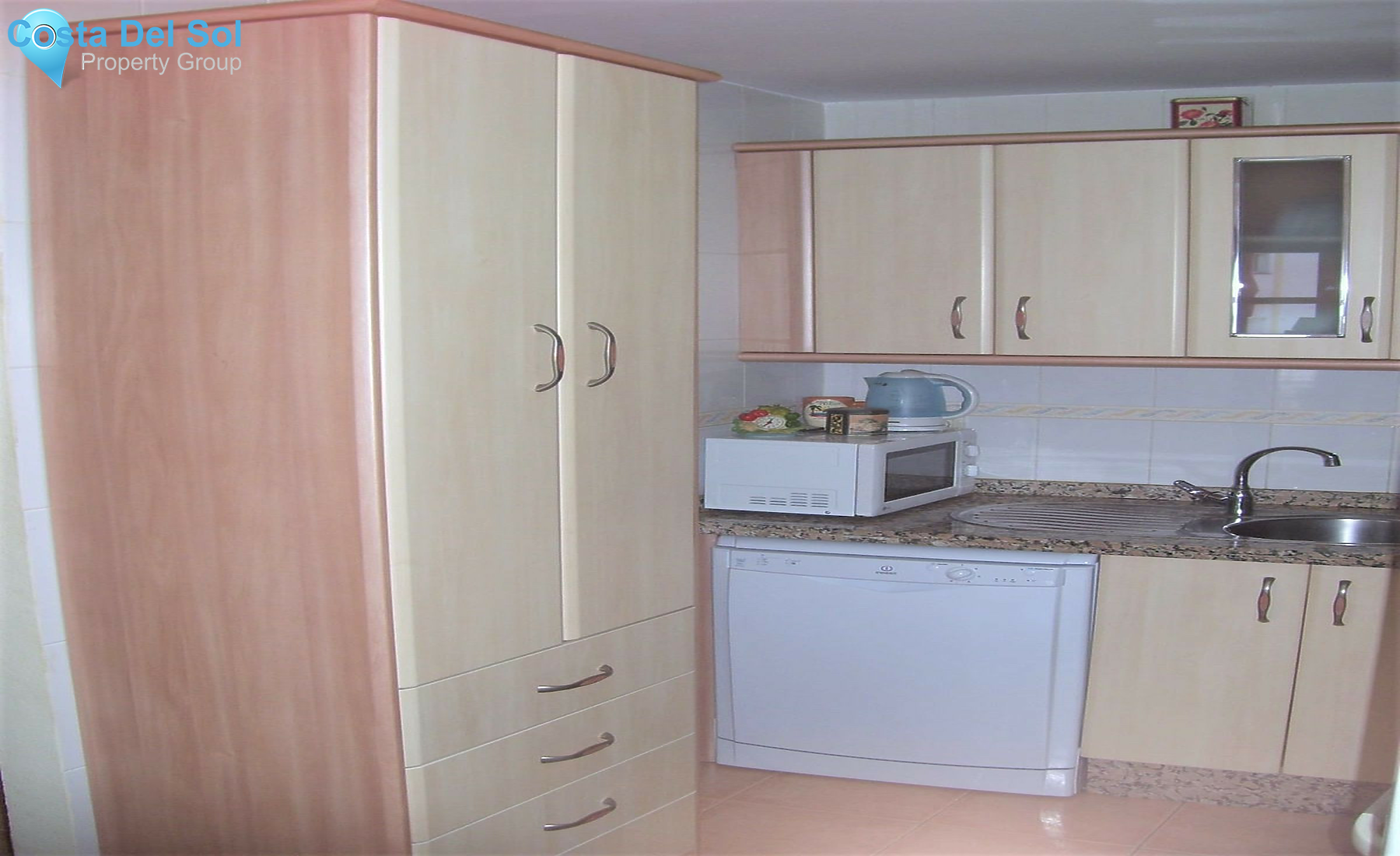 Middle Floor Apartment in Estepona-1462334