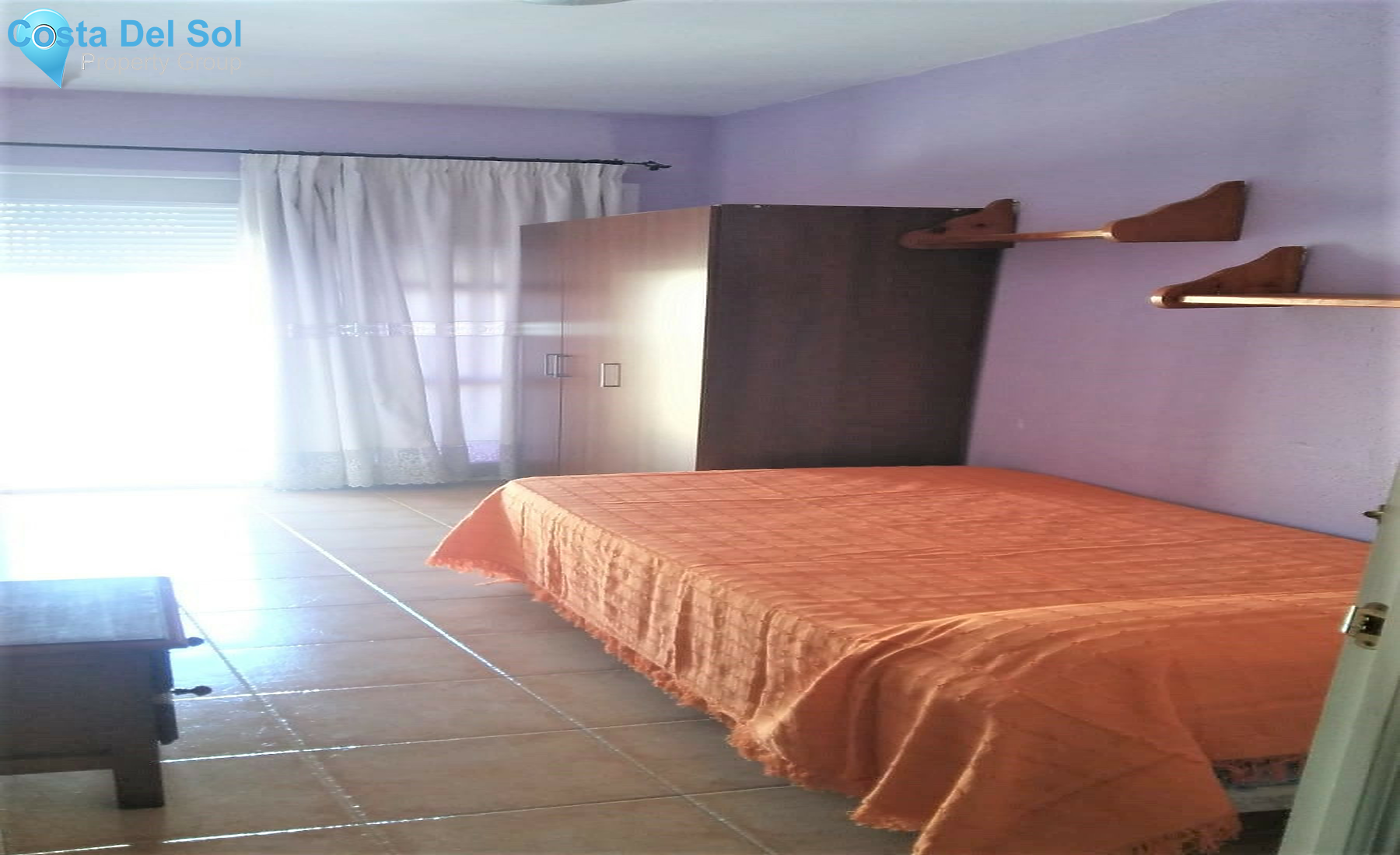 Middle Floor Apartment in Estepona-1462324
