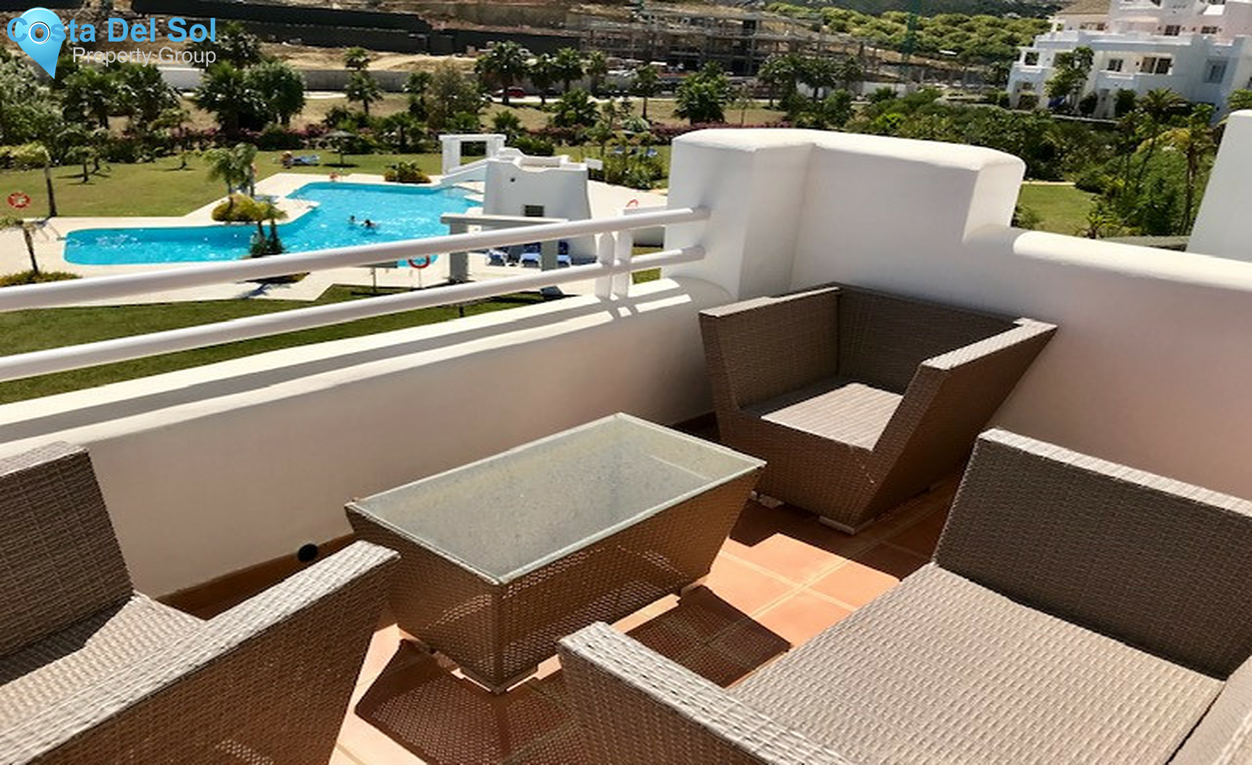 Middle Floor Apartment in Estepona-1463306
