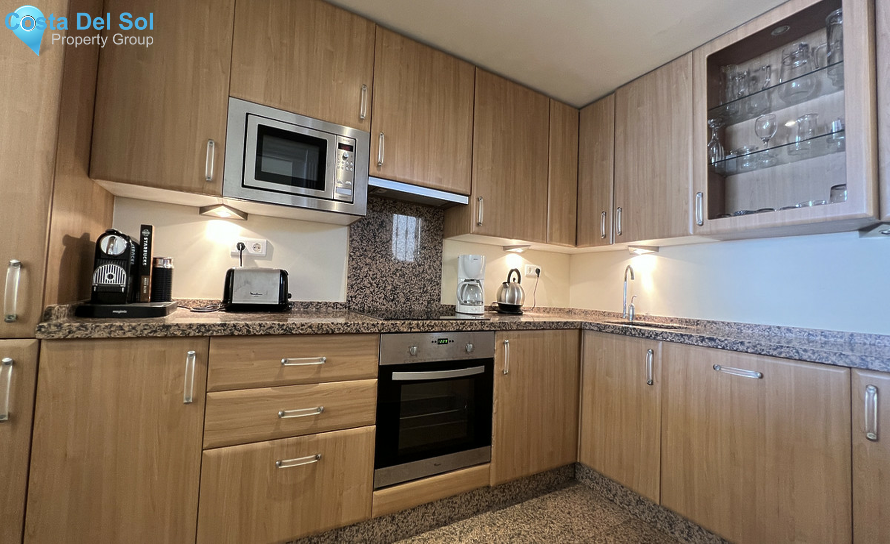 Middle Floor Apartment in Estepona-1476753