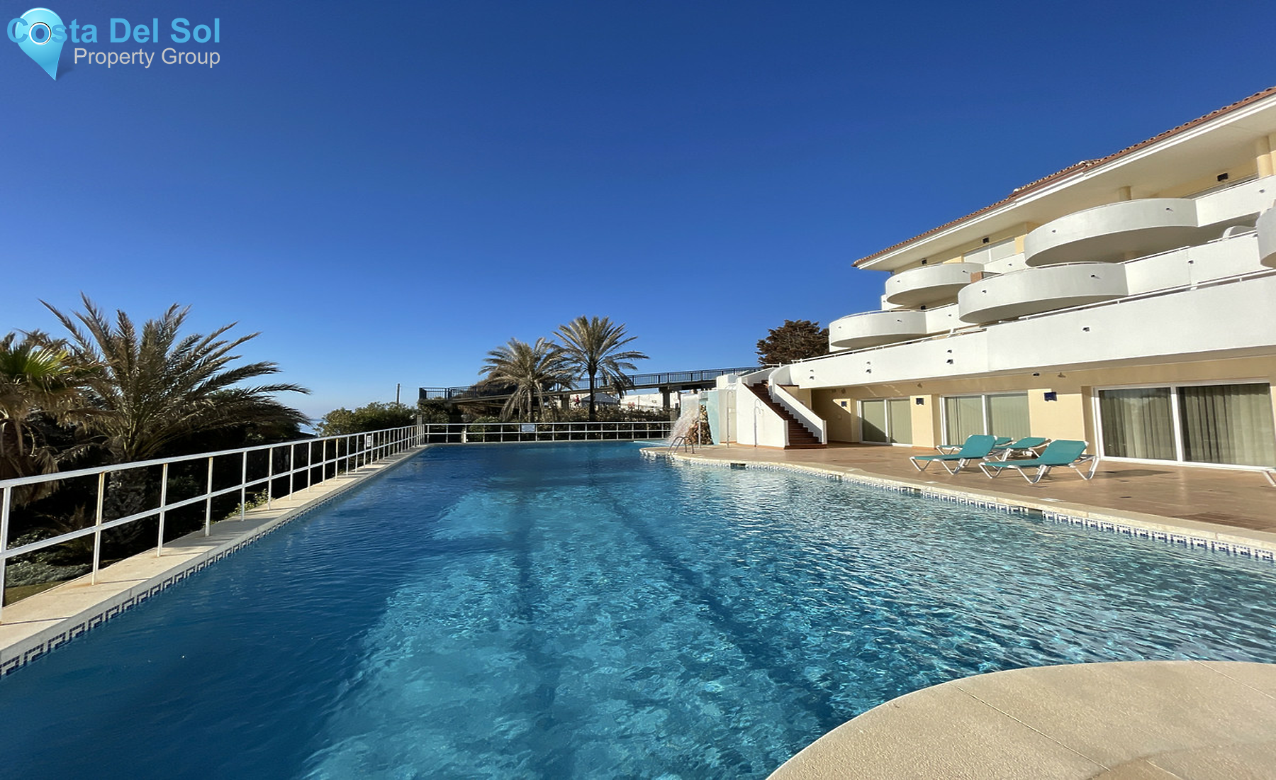 Middle Floor Apartment in Estepona-1476759