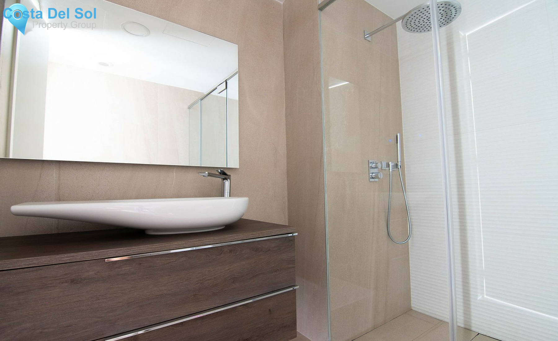 Middle Floor Apartment in Estepona-1478167