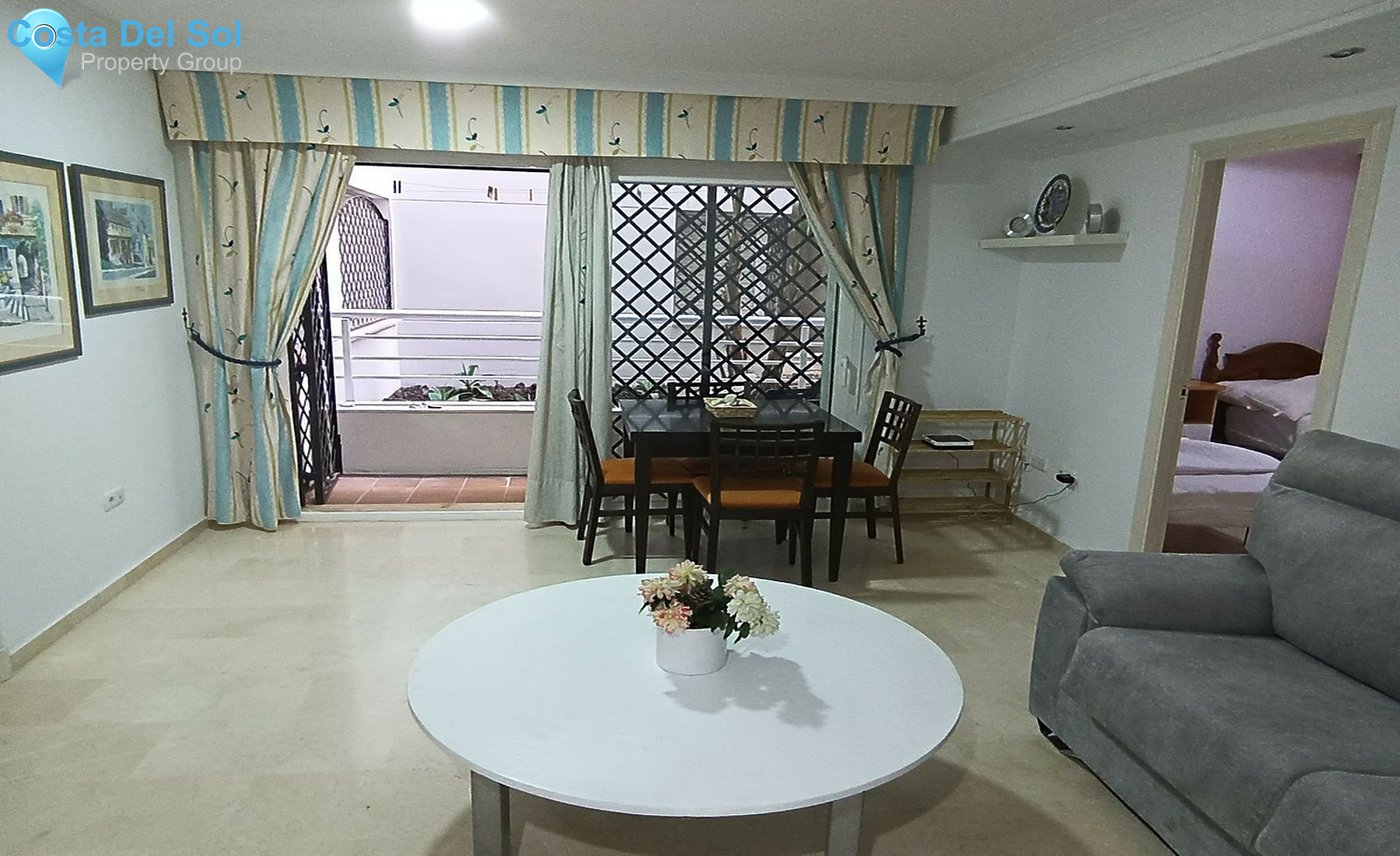 Middle Floor Apartment in Estepona-1500262