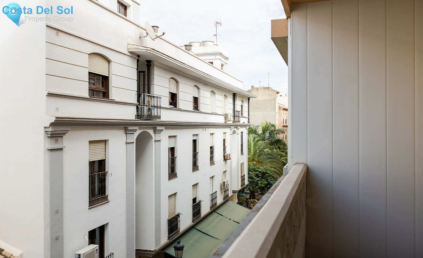 Middle Floor Apartment in Estepona-1503777