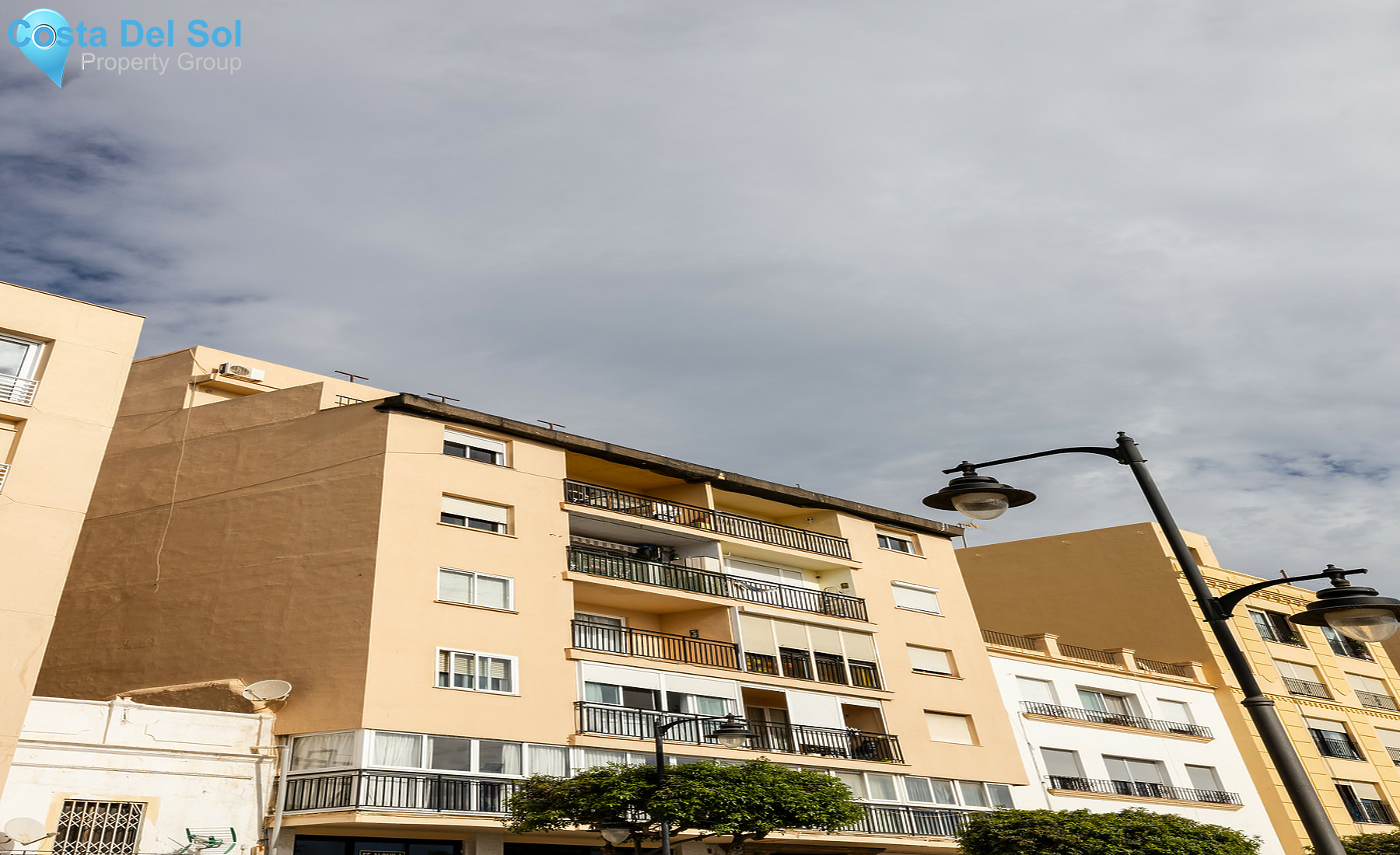 Middle Floor Apartment in Estepona-1503780