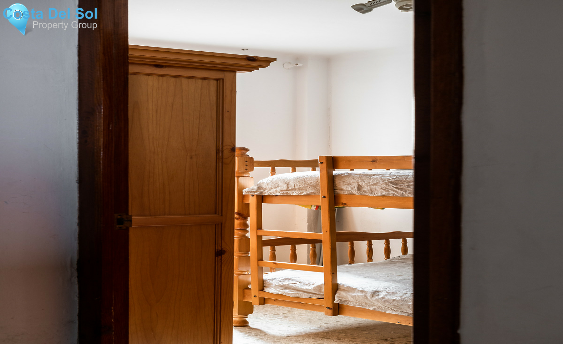 Middle Floor Apartment in Estepona-1503769