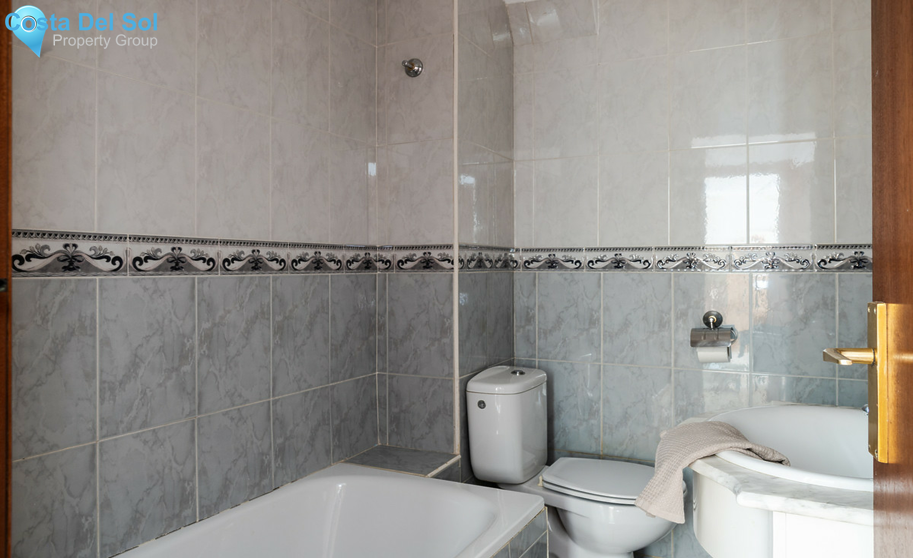 Middle Floor Apartment in Estepona-1503771