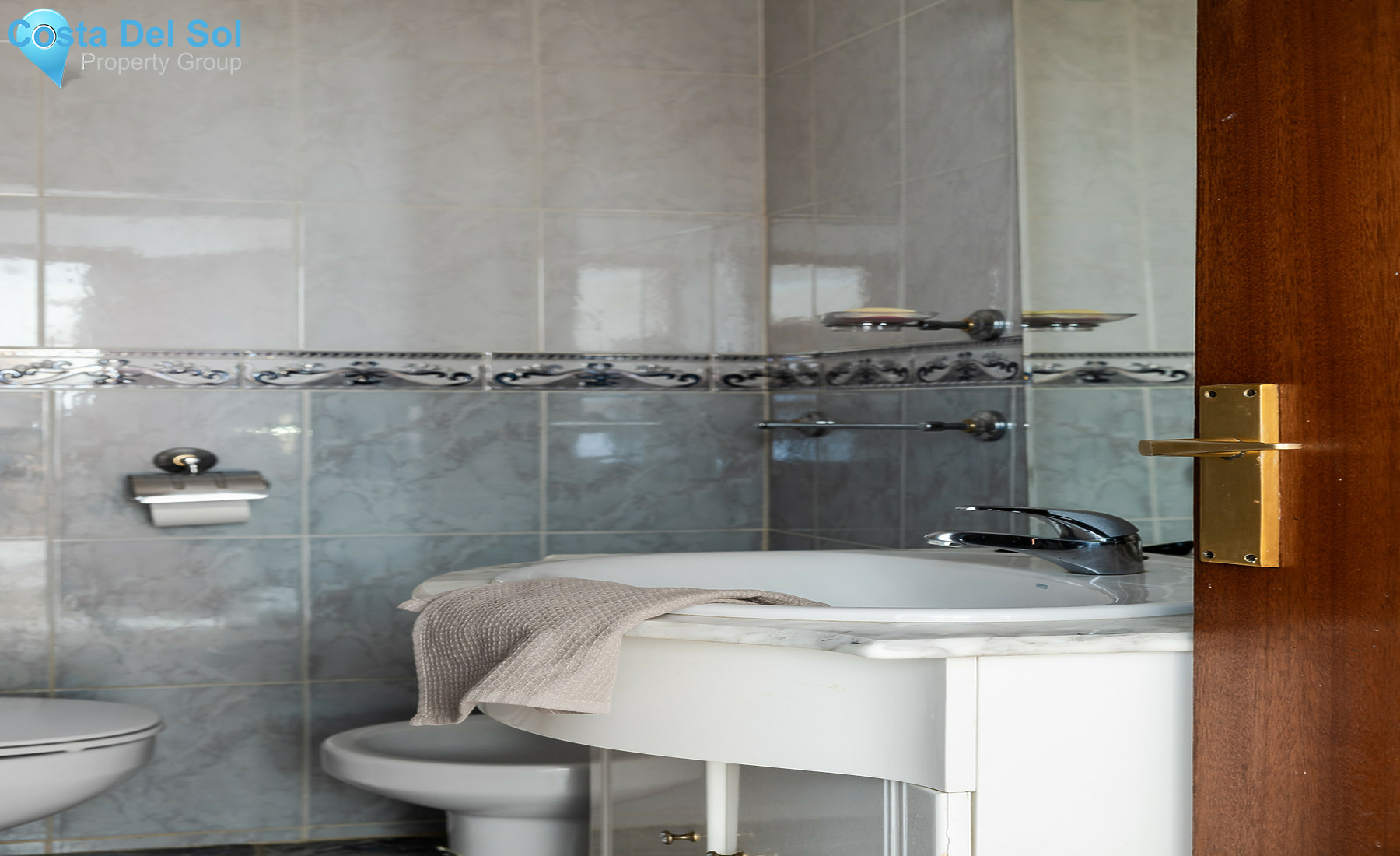 Middle Floor Apartment in Estepona-1503772