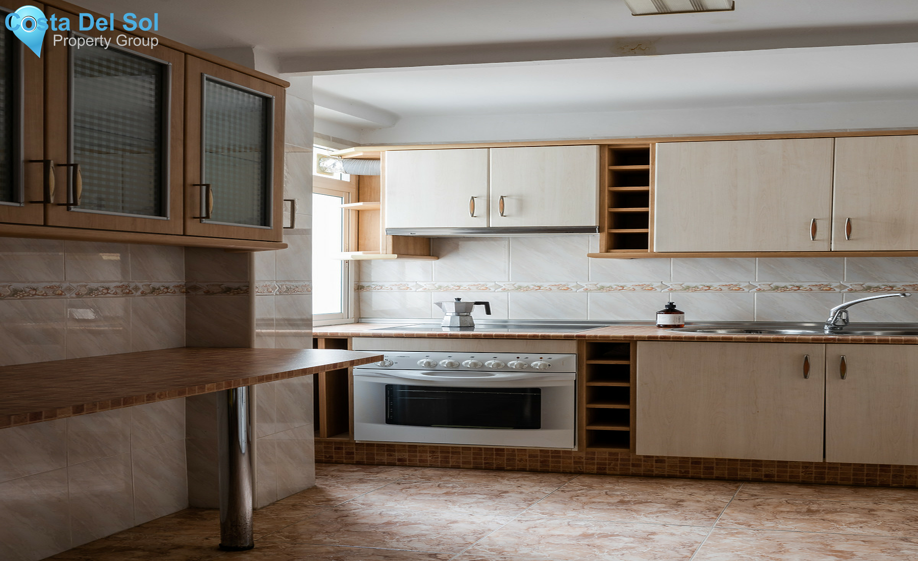 Middle Floor Apartment in Estepona-1503773