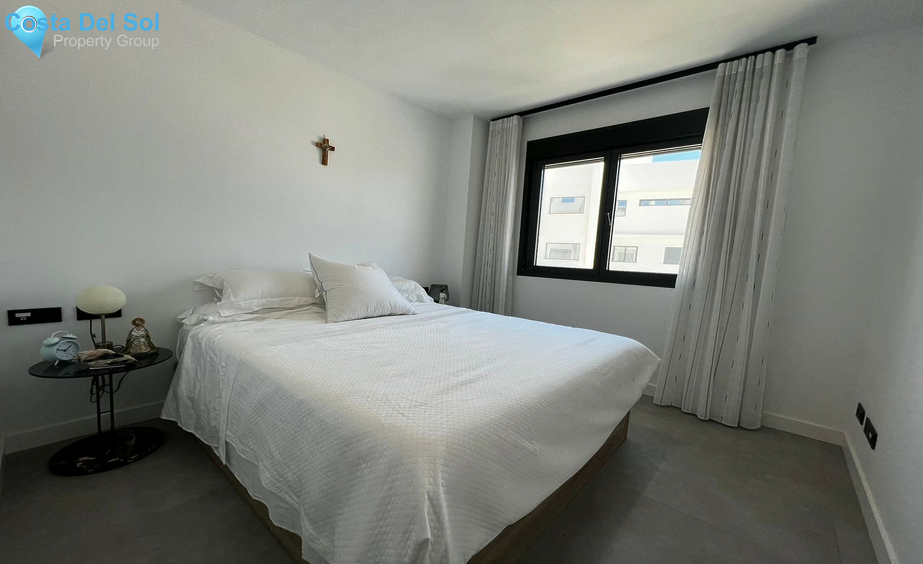 Middle Floor Apartment in Estepona-1506020