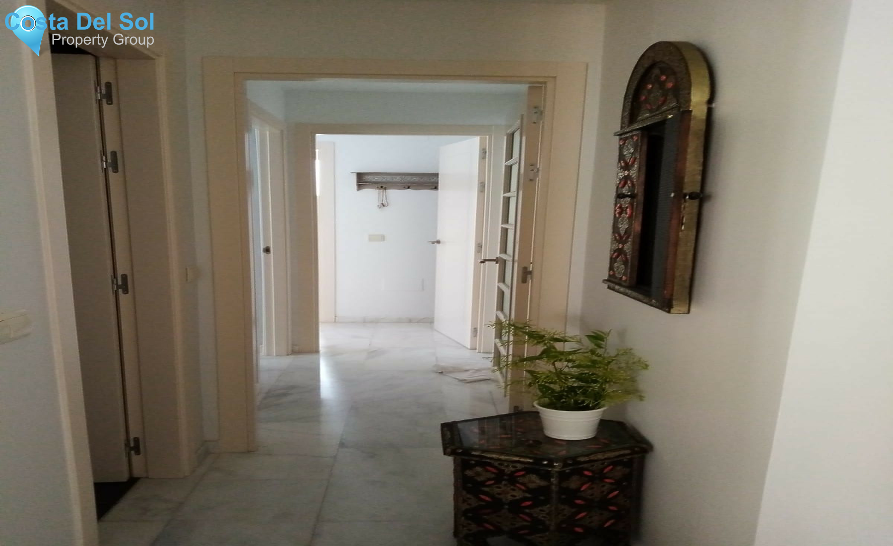 Middle Floor Apartment in Estepona-1507191