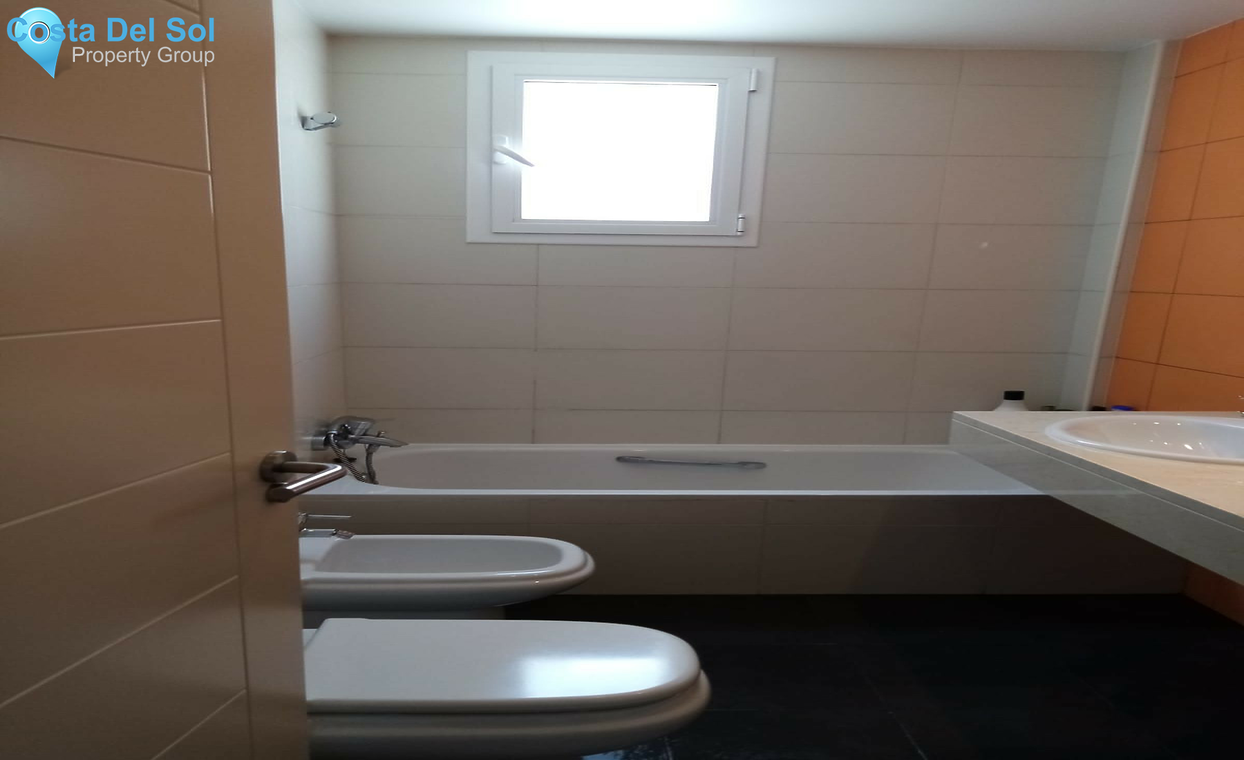 Middle Floor Apartment in Estepona-1507194