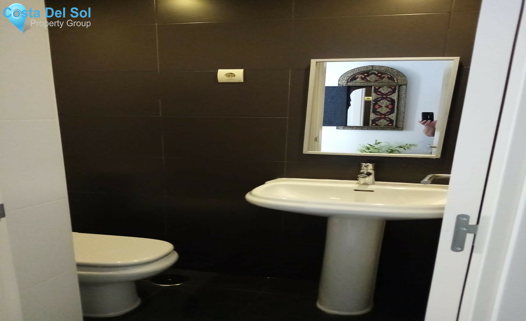 Middle Floor Apartment in Estepona-1507195