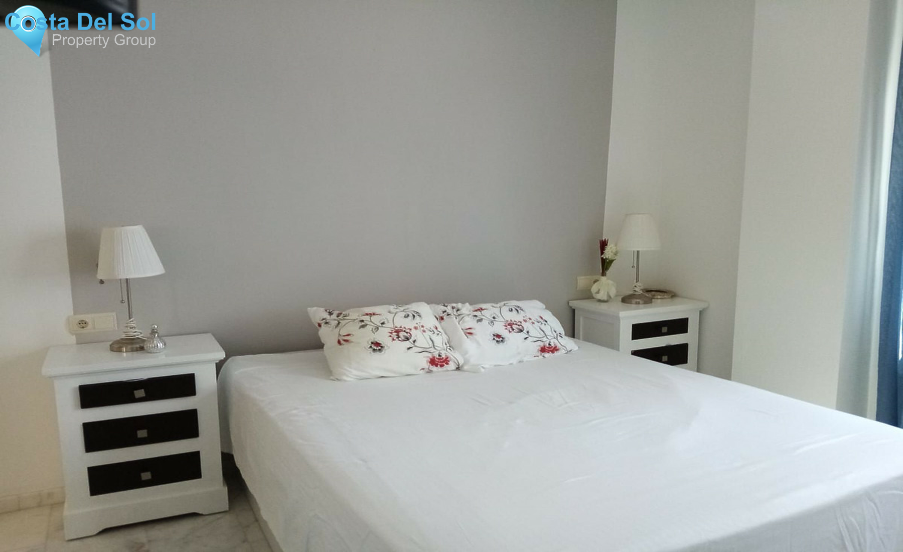 Middle Floor Apartment in Estepona-1507196
