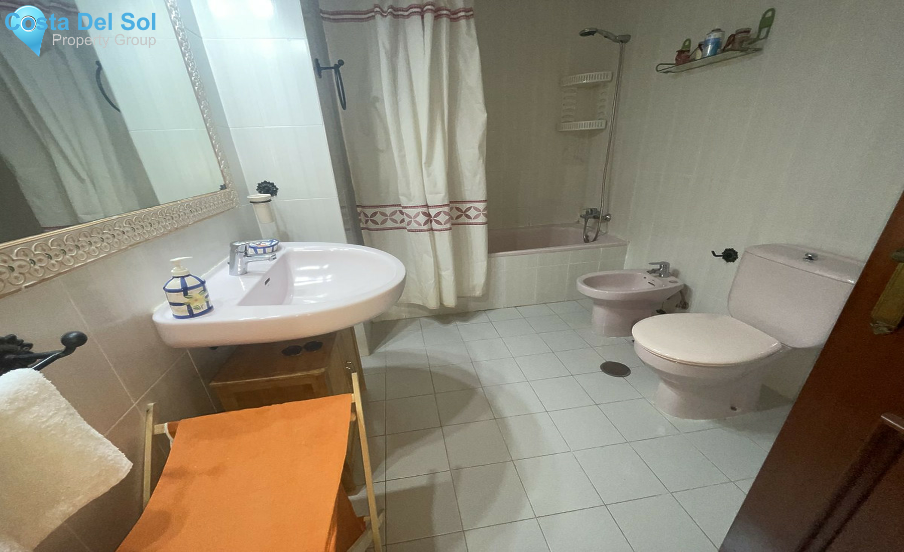Middle Floor Apartment in Estepona-1511526