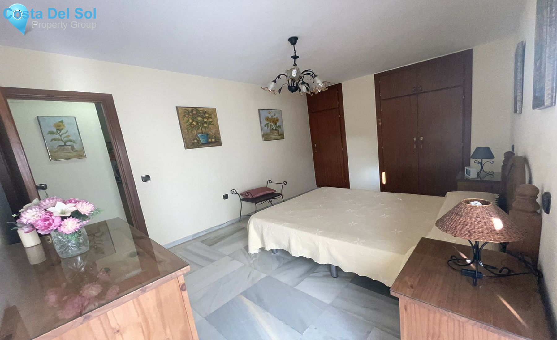 Middle Floor Apartment in Estepona-1511533