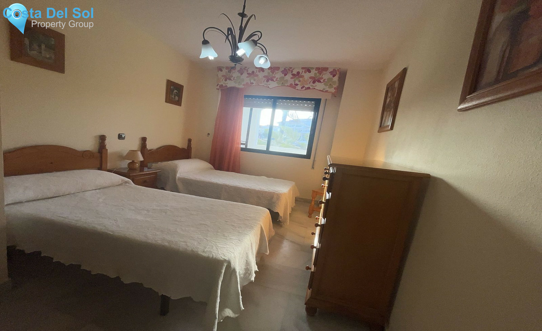 Middle Floor Apartment in Estepona-1511522