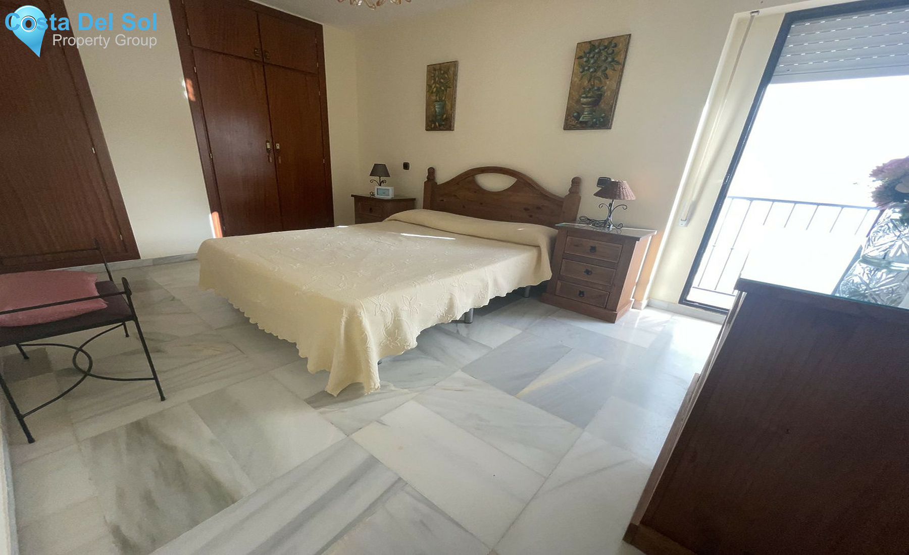 Middle Floor Apartment in Estepona-1511525