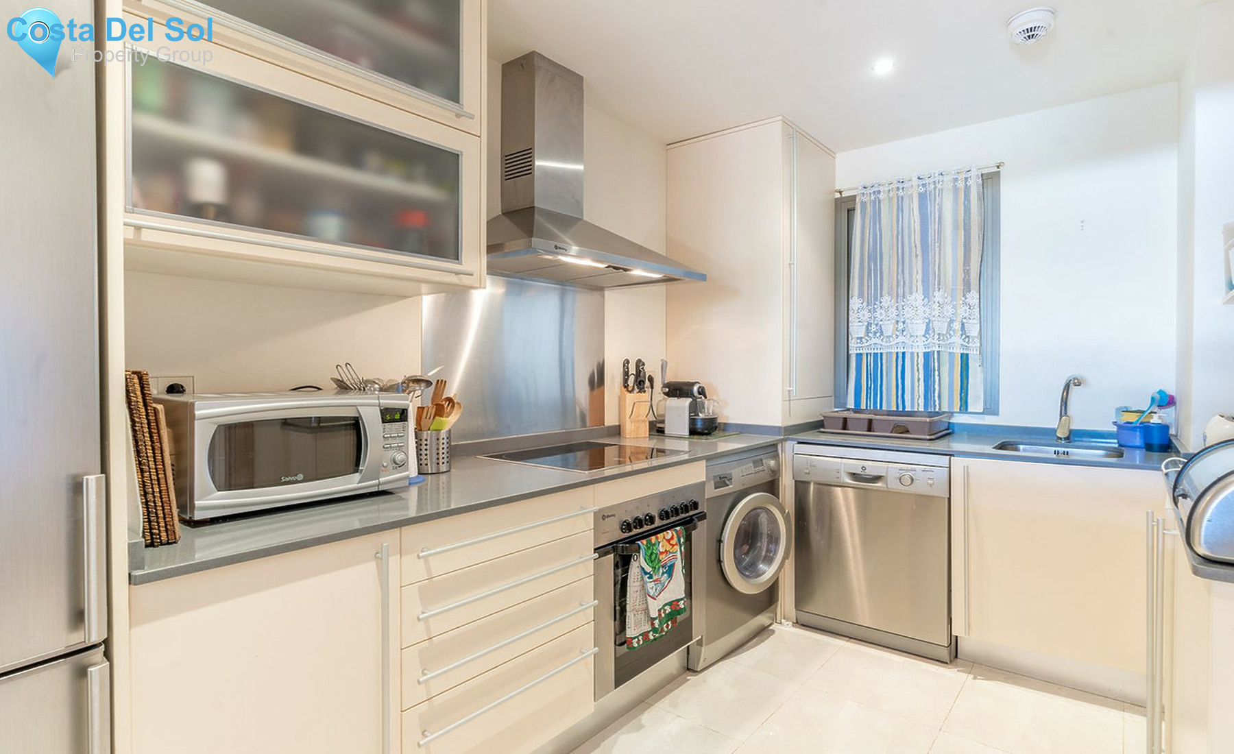Middle Floor Apartment in Estepona-1523113