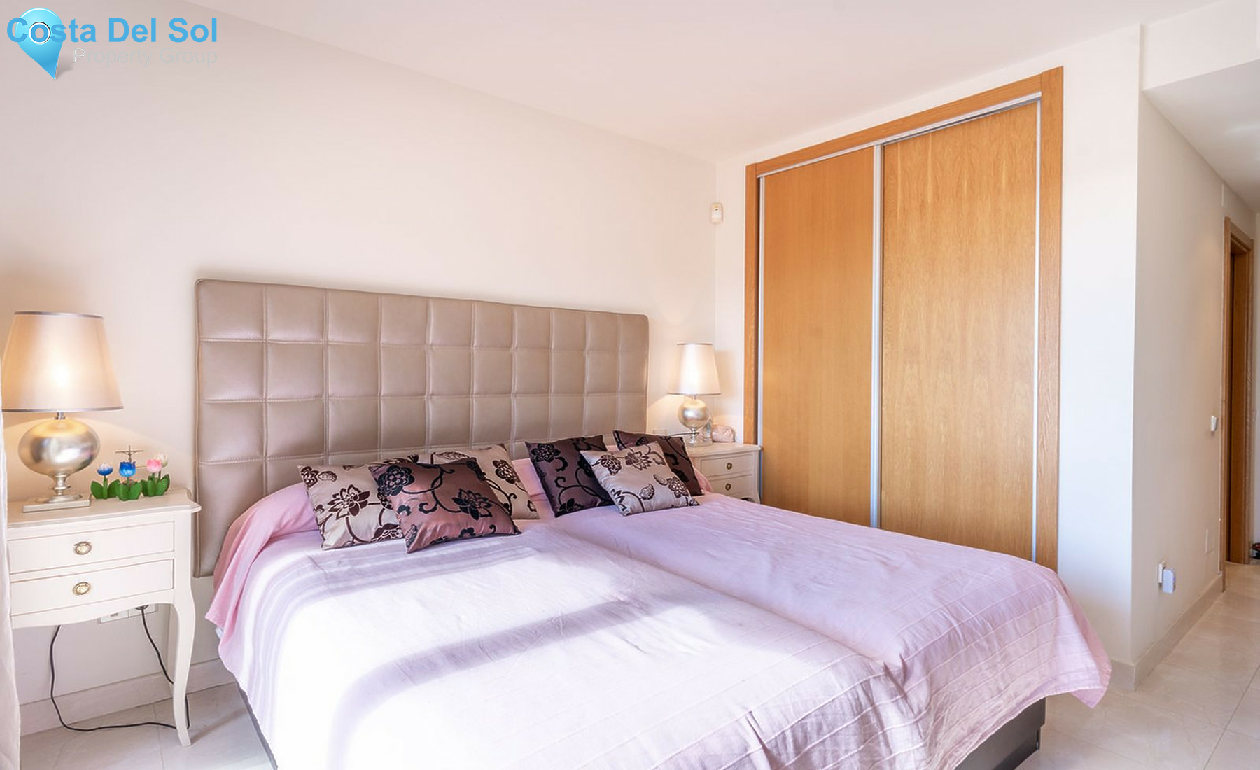 Middle Floor Apartment in Estepona-1523114