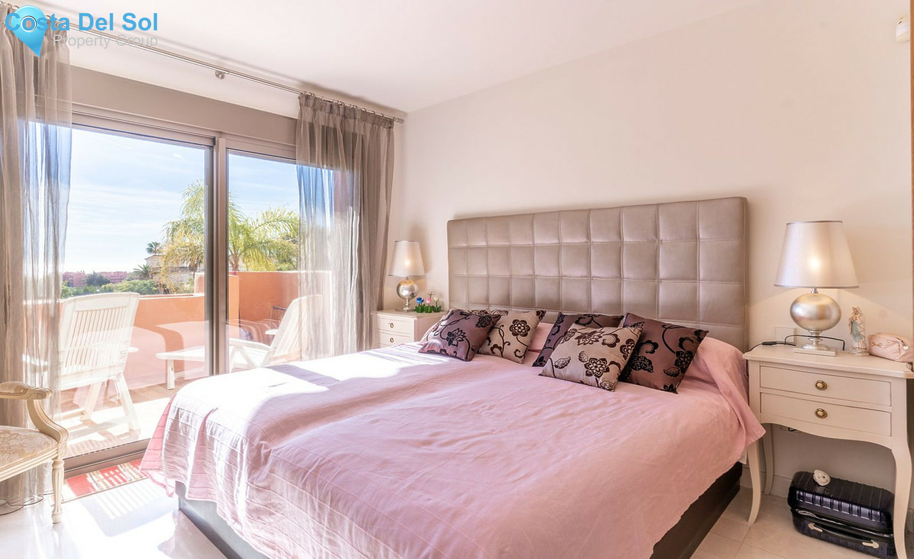 Middle Floor Apartment in Estepona-1523115