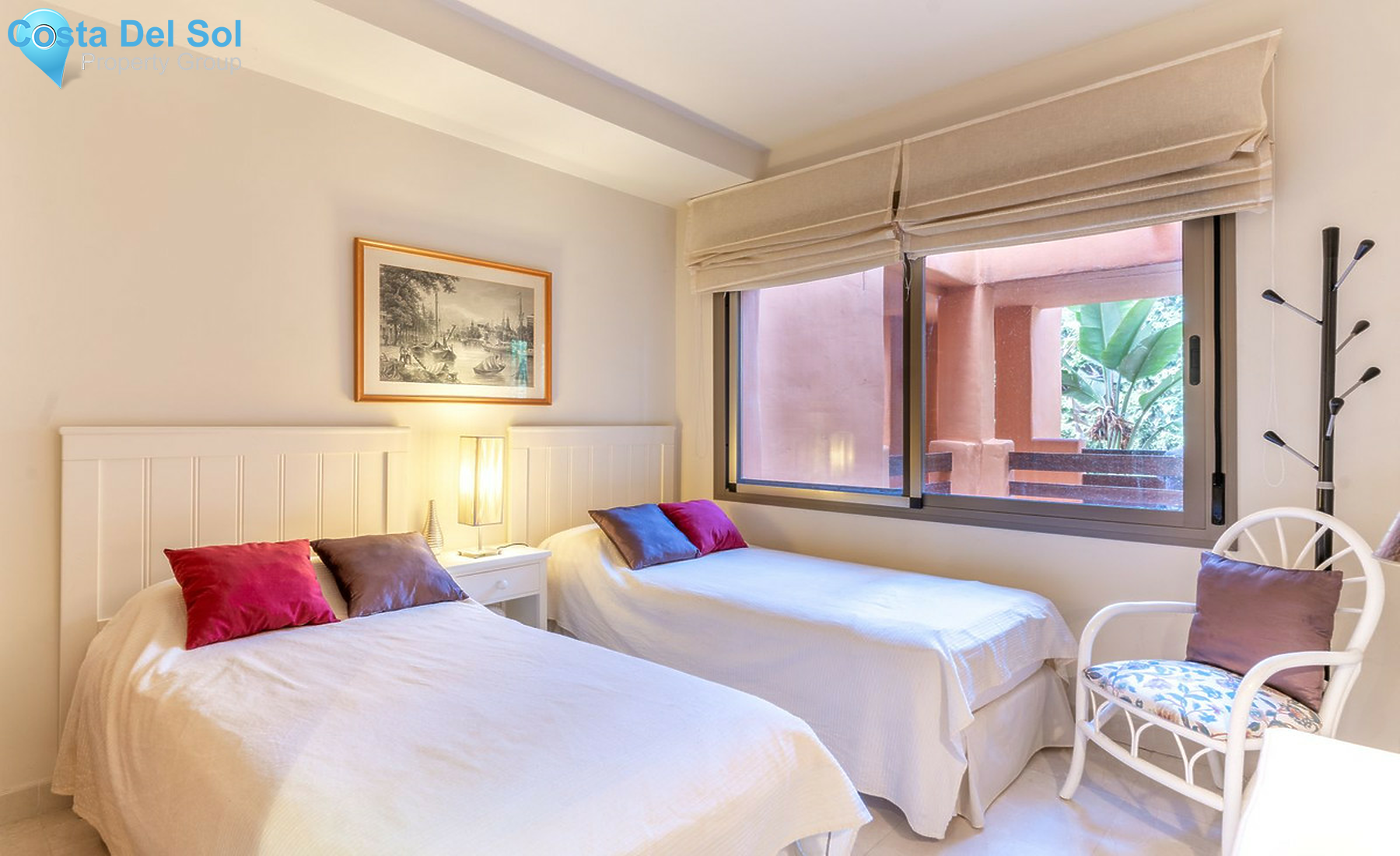 Middle Floor Apartment in Estepona-1523116