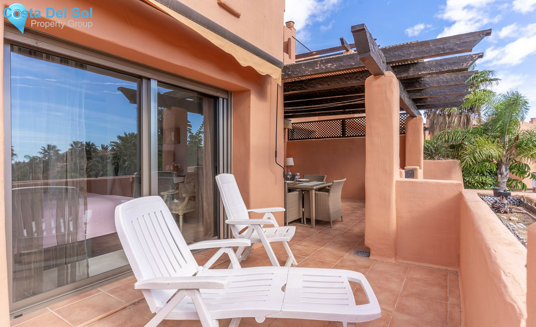 Middle Floor Apartment in Estepona-1523102
