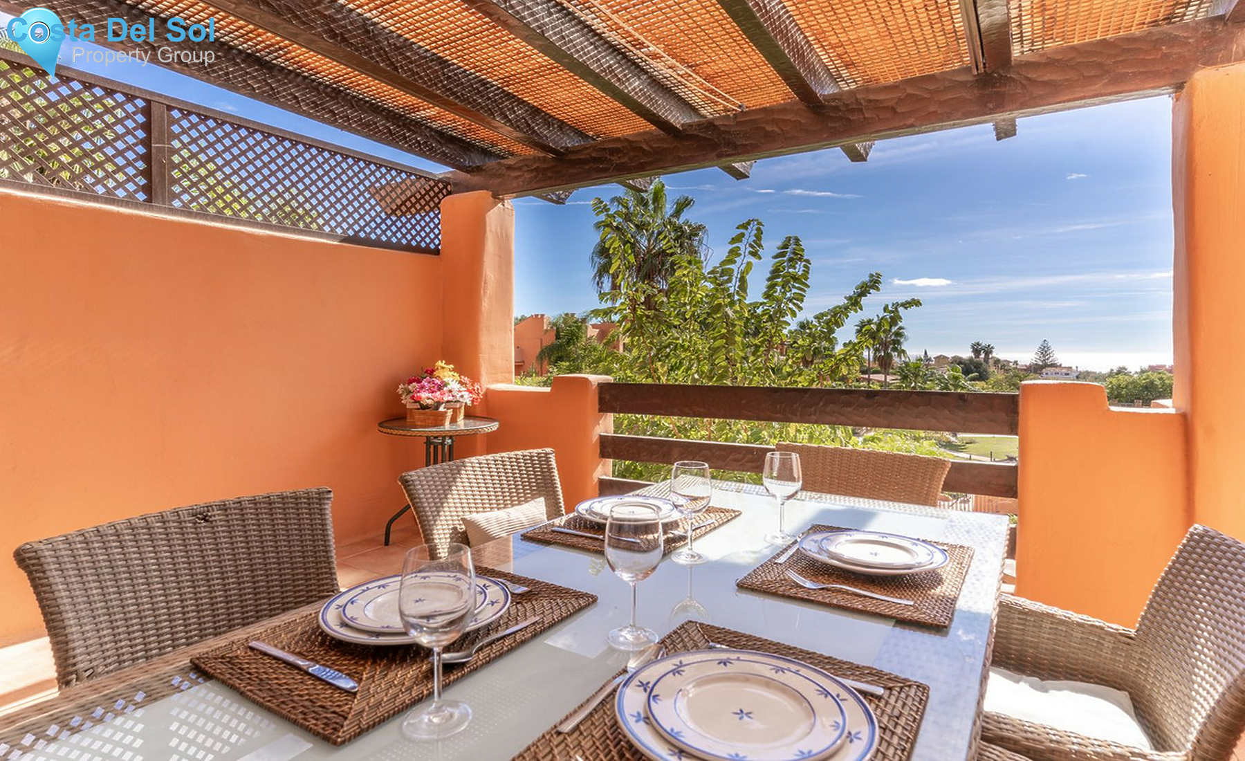 Middle Floor Apartment in Estepona-1523104