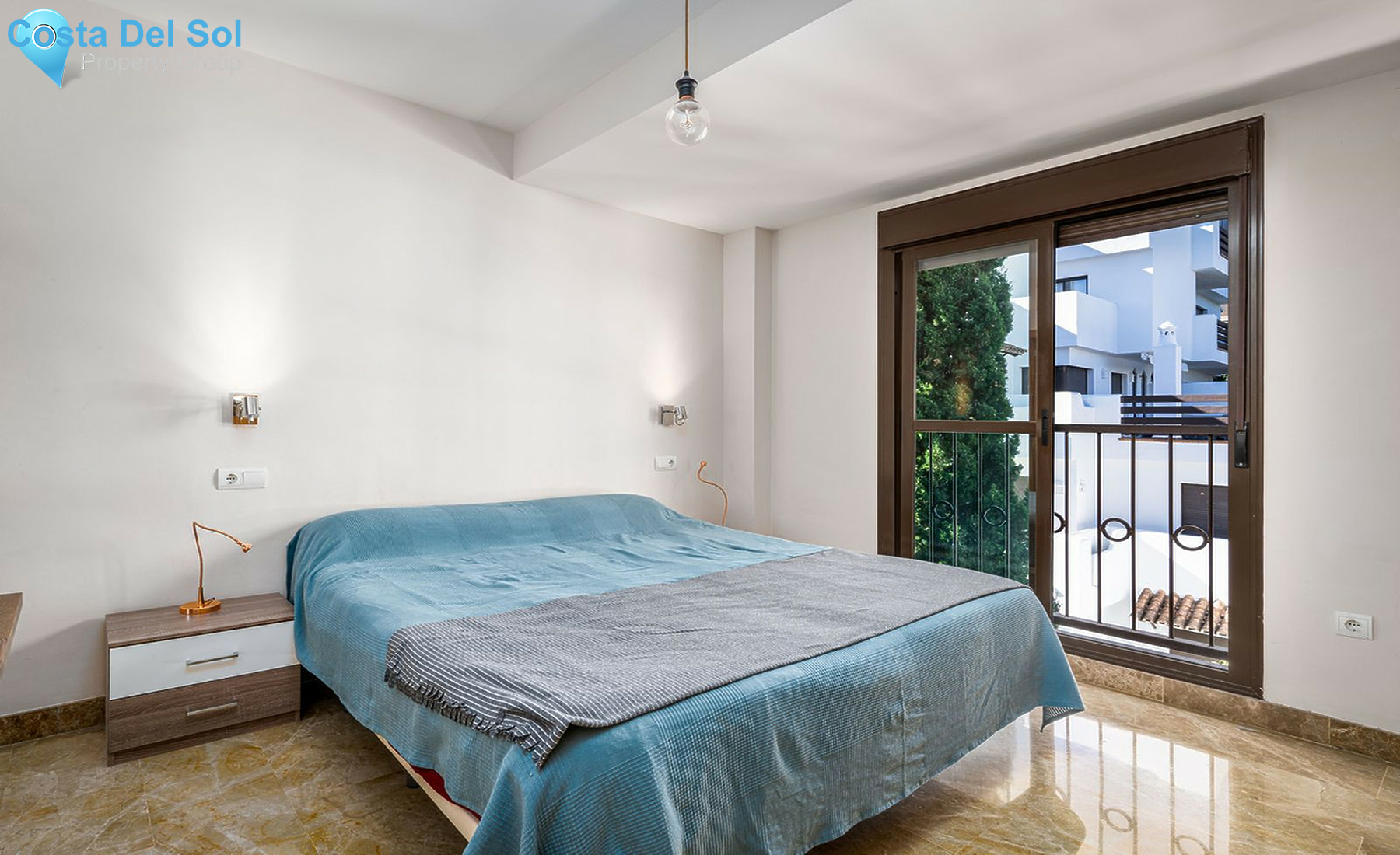 Middle Floor Apartment in Estepona-1523929