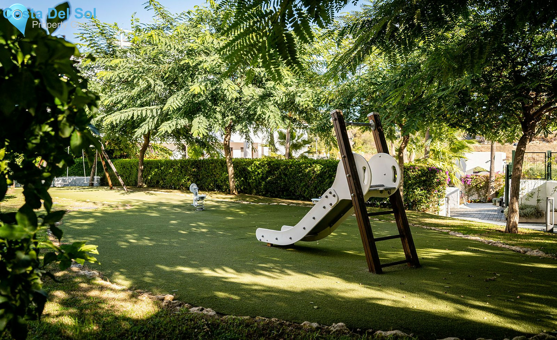 Middle Floor Apartment in Estepona-1523916