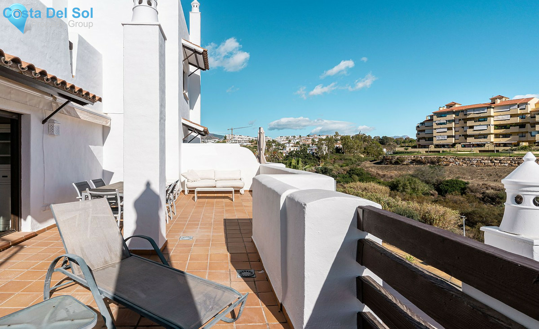Middle Floor Apartment in Estepona-1523920
