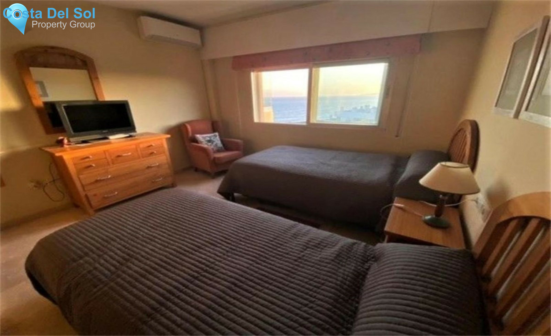 Middle Floor Apartment in Estepona-1526200